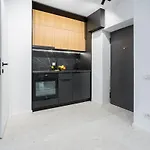 Sunny 2Br Large Midtown Flat - 3 Superb Balconies