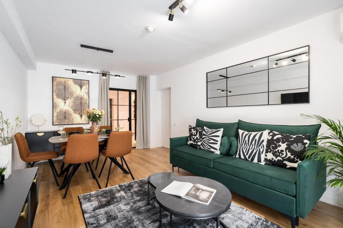 Sunny 2br Large Midtown Flat - 3 Superb Balconies Bucarest